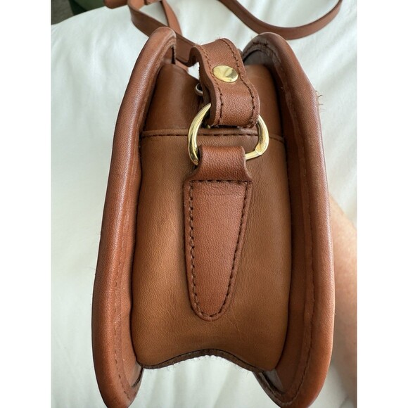 Vintage Hunt Club Tan Leather Crossbody Oval Handbag  w/gold Metal Hardware - Picture 3 of 10